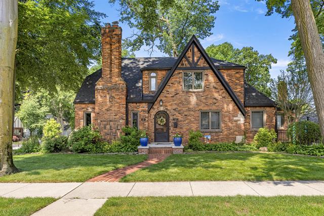 front view picture of 440 Meridan, Dearborn, MI. 48124