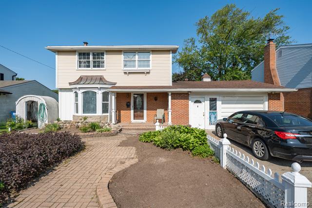front view picture of 511 N Byfield, Westland, MI. 48185