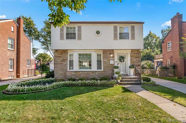 front view picture of 225 S Highland, Dearborn, MI. 48124