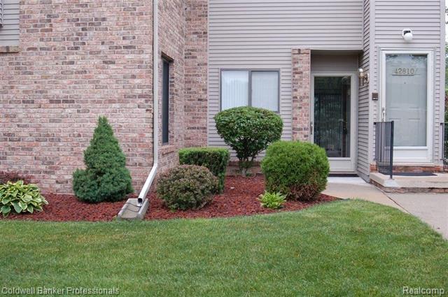 front view picture of 42808 Lilley Pointe, Canton, MI. 48187