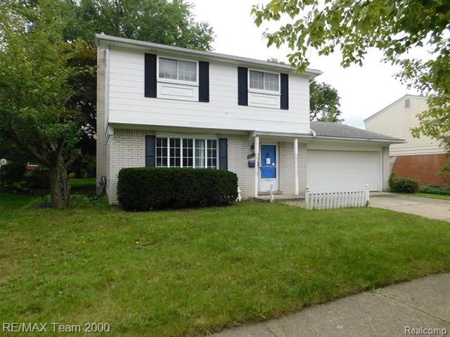 front view picture of 22748 Montclair Dr, Farmington, MI. 48336