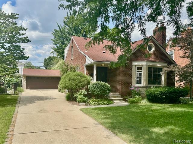 front view picture of 328 Beechmont, Dearborn, MI. 48124