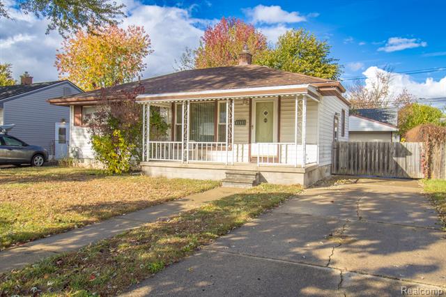 front view picture of 33532 Leona, Garden City, MI. 48135
