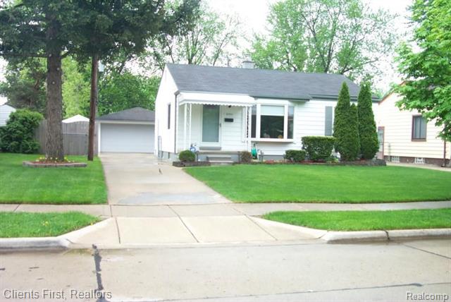 front view picture of 28941 Rosslyn, Garden City, MI. 48135