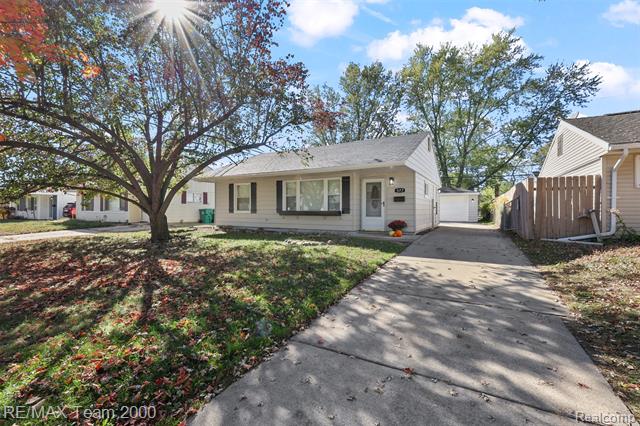 front view picture of 577 Brandt, Garden City, MI. 48135
