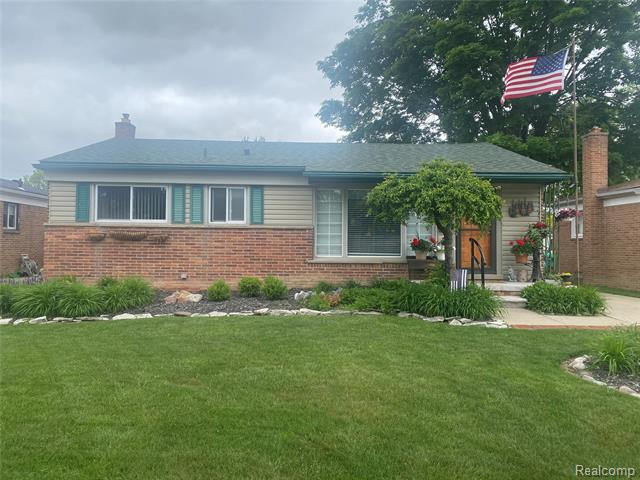 front view picture of 32994 Sheridan, Garden City, MI. 48135