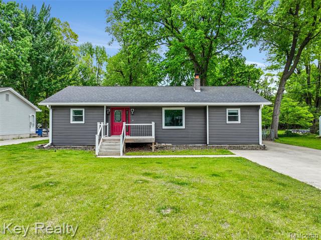 front view picture of 37627 Marquette, Westland, MI. 48185
