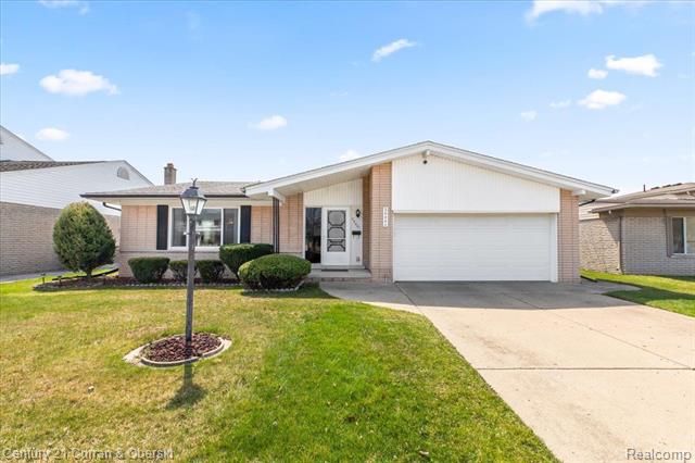 front view picture of 26441 Wilson, Dearborn Heights, MI. 48127