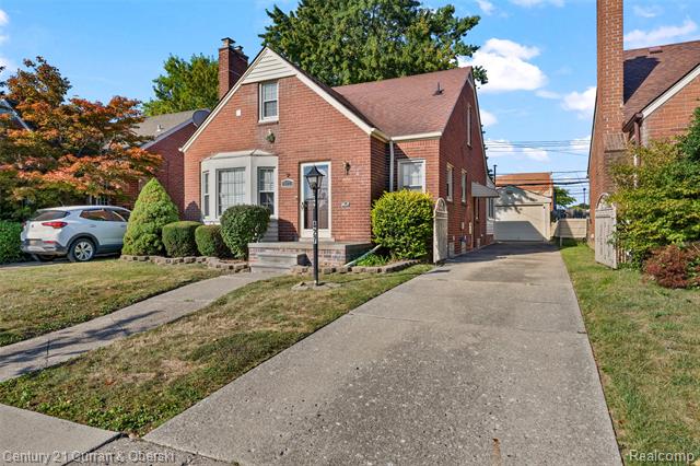 front view picture of 427 N Waverly, Dearborn, MI. 48128