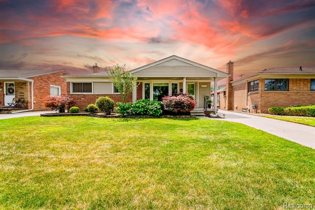 front view picture of 32951 Sheridan, Garden City, MI. 48135
