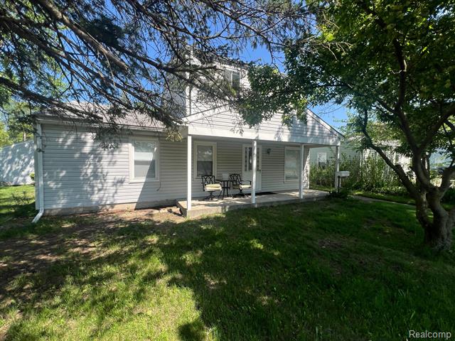 front view picture of 858 Venoy, Garden City, MI. 48135