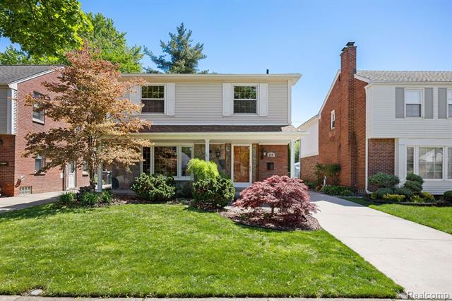 front view picture of 210 Robindale, Dearborn, MI. 48128