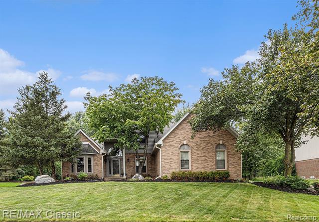 front view picture of 45483 Addington Ln, Novi, MI. 48374