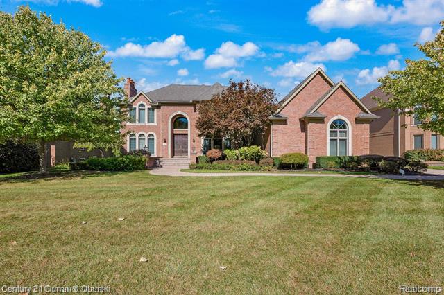 front view picture of 3 Cabri Ln, Dearborn Heights, MI. 48127
