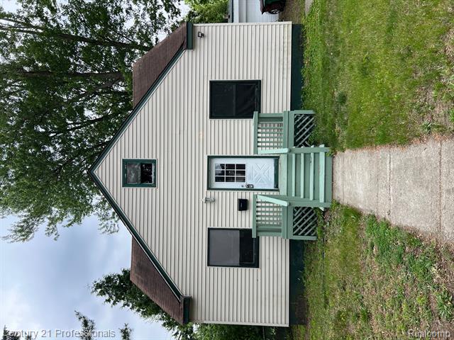 front view picture of 33451 Brown, Garden City, MI. 48135