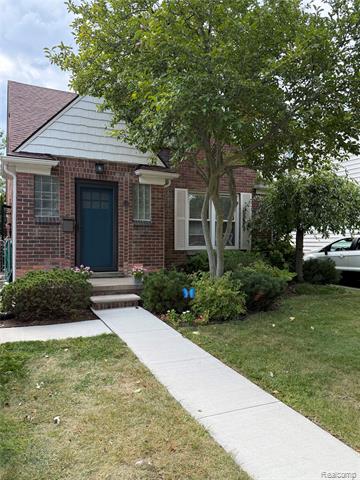 front view picture of 651 N Highland, Dearborn, MI. 48128