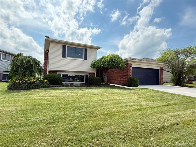 front view picture of 1700 Copeland Cir, Canton, MI. 48187