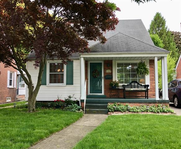 front view picture of 655 Drexel, Dearborn, MI. 48128