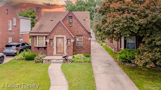 front view picture of 640 N Elizabeth, Dearborn, MI. 48128