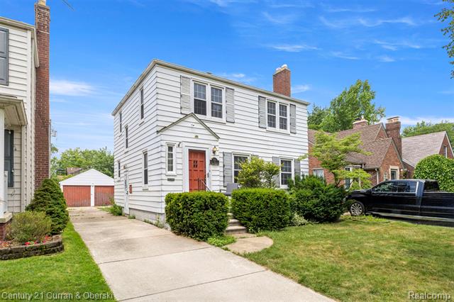 front view picture of 711 N Highland, Dearborn, MI. 48128