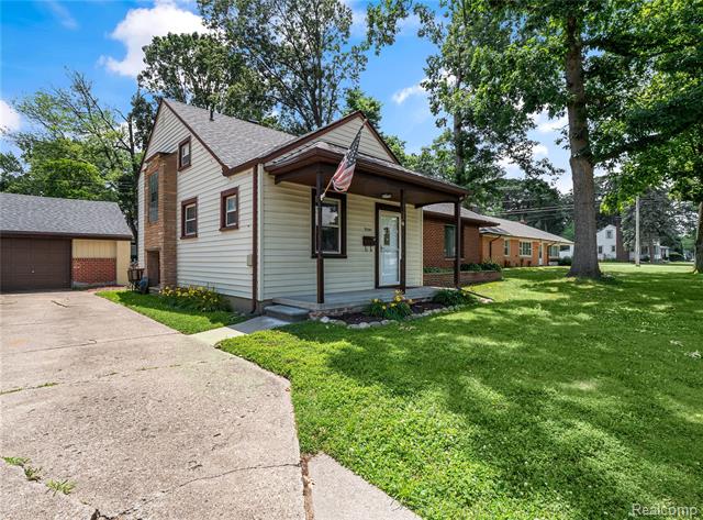 front view picture of 31541 Marquette, Garden City, MI. 48135