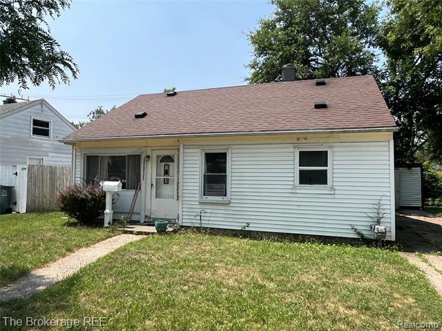 front view picture of 22035 Scotia Rd, Oak Park, MI. 48237