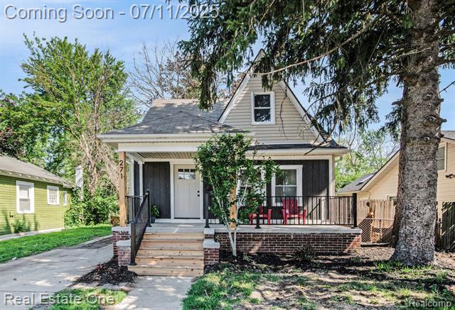 front view picture of 271 College St, Ferndale, MI. 48220