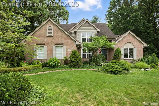 front view picture of 46859 Hendrie Ct, Canton, MI. 48187