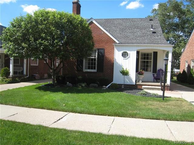 front view picture of 22920 Sheridan, Dearborn, MI. 48128