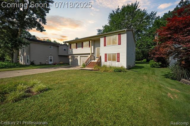 front view picture of 1605 N Hanlon, Westland, MI. 48185